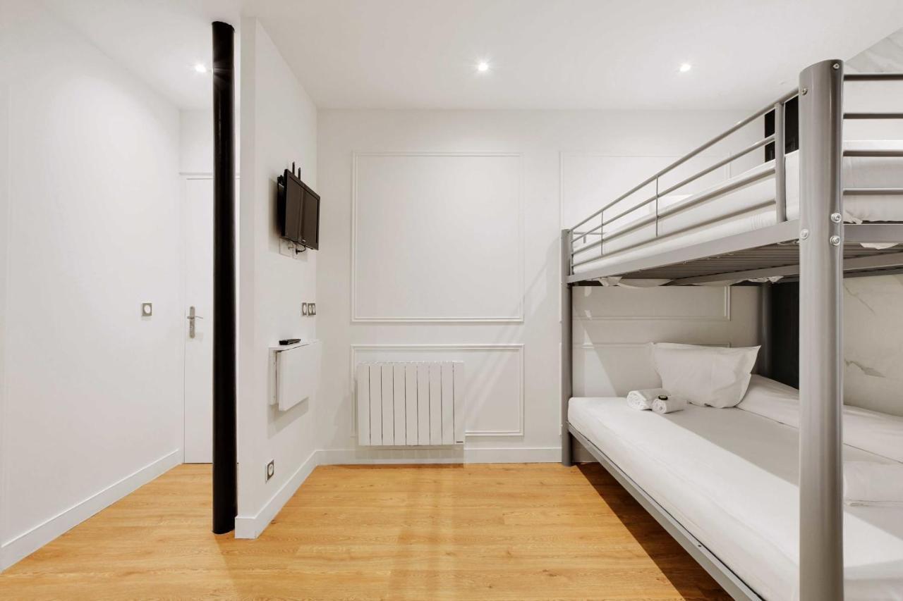 Boulanger - Republique * Paris