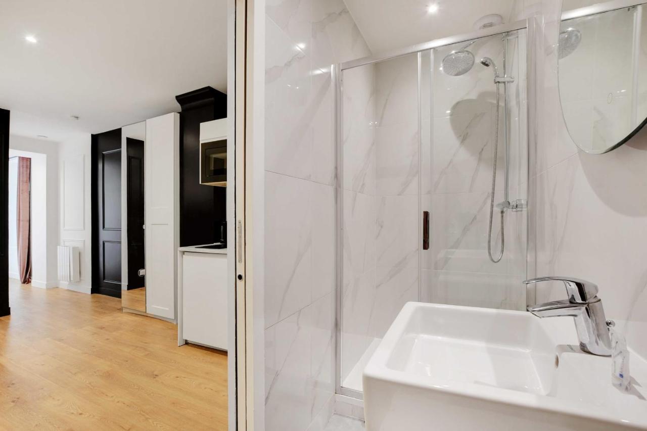 Boulanger - Republique *